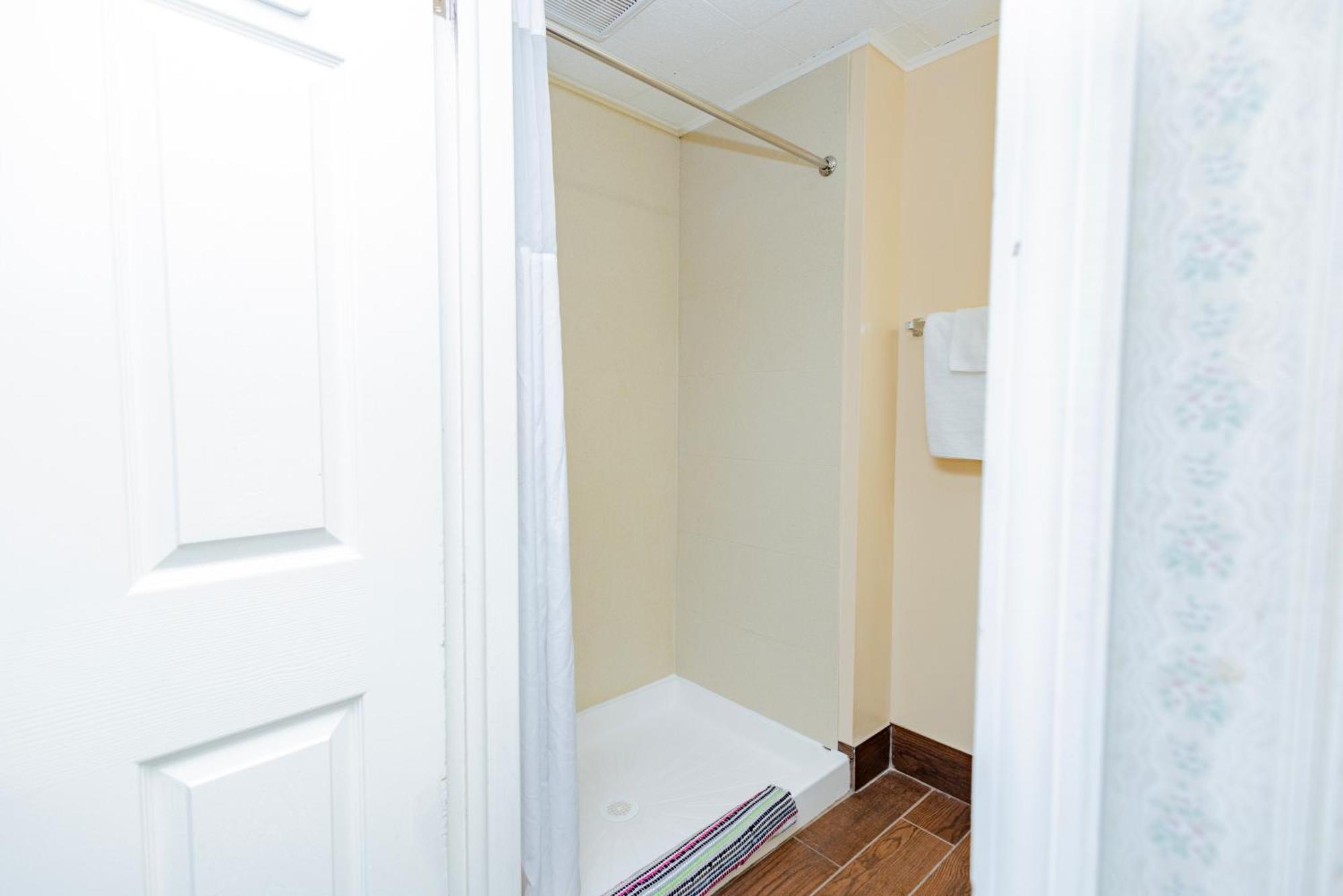 Budget Inn Columbus Lockbourne Exterior foto